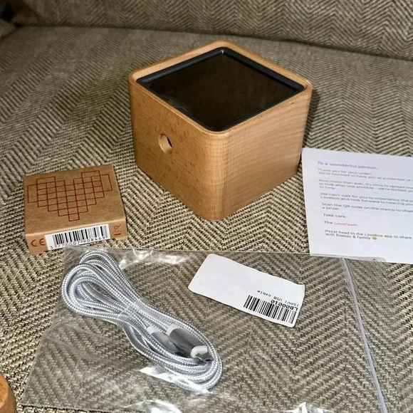 Lovebox BLACK & WHITE EDITION Wifi Message Machine - Picture 5 of 9